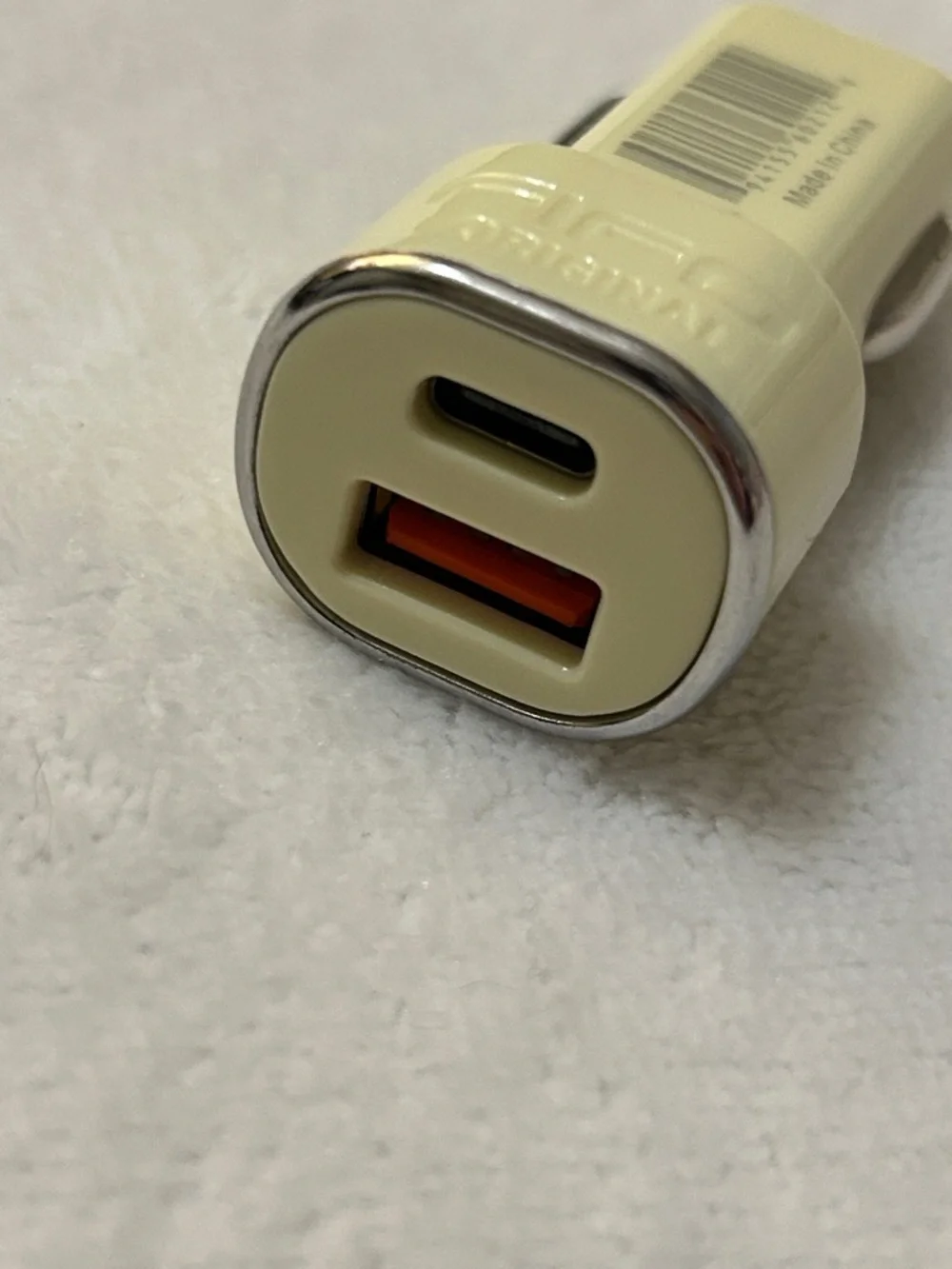 Creamy Yellow Car USB C and A Charger